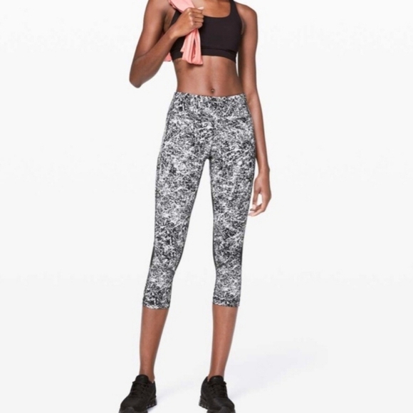 Lululemon Silver Drop Multi Black Pace Rival Crop Leggings 6 - Picture 1 of 7